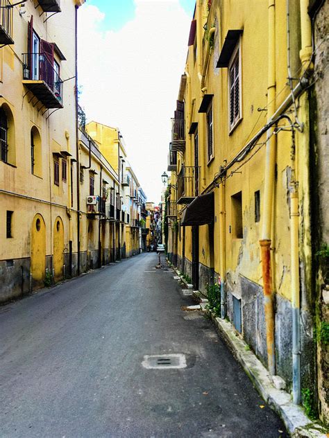 The Streets of Malta Photograph by Linda Crowley - Pixels