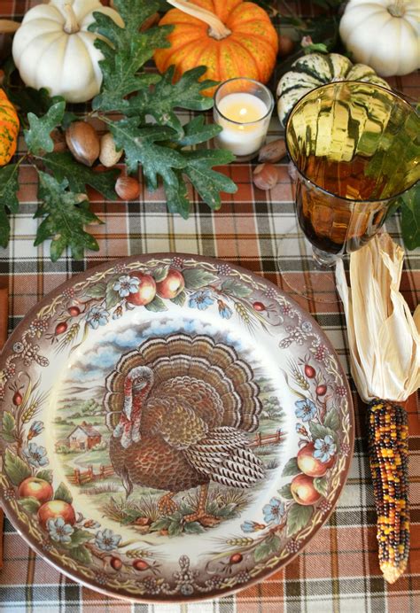 17 Essential Thanksgiving Decorations You Need This November