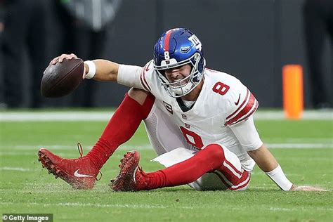 Daniel Jones injury: Giants QB 'feared to have torn ACL' after limping ...