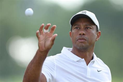 How Tiger Woods tests golf balls—and the big mistake amateurs make ...