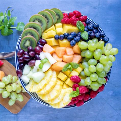 How to Make A Fruit Platter (Fruit Tray) - Veggie Desserts