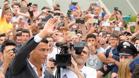 WATCH: Ronaldo greets Juve fans, sparks Champions League dreams - News | Khaleej Times