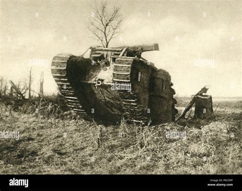 First world war tank -Fotos und -Bildmaterial in hoher Auflösung ...