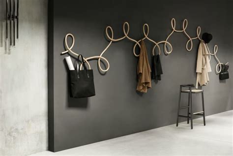 Waltz par Gamfratesi. Photo © Tous droits réservés Coat Racks And Hooks ...