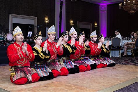 Seni Budaya Indonesia: Saman Dance