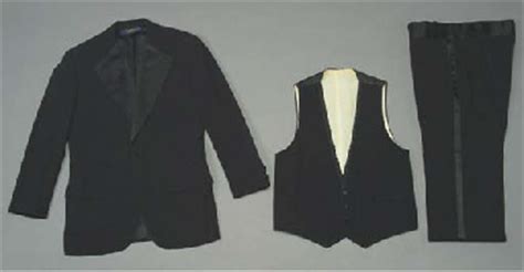 FRANK SINATRA TUXEDO , 1977 | Christie's