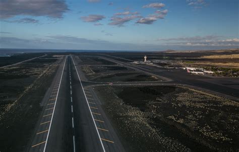 A cracked runway caused the shutdown of an entire airport - TheStreet