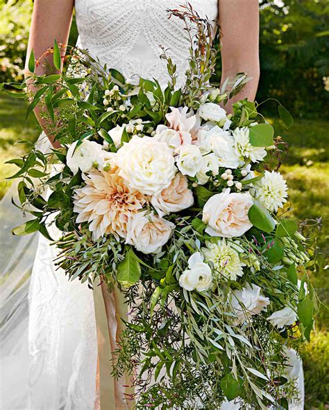 38 Dreamy Dahlia Wedding Bouquets | Martha Stewart Weddings