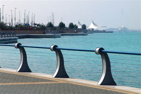 Abu Dhabi Corniche Park & Gardens