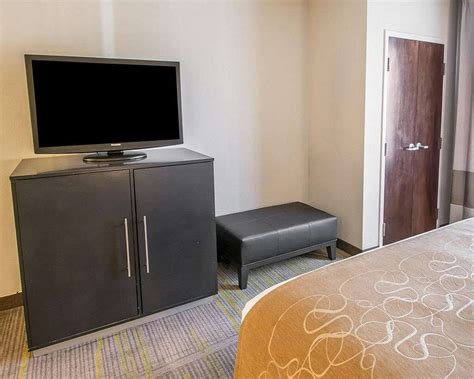 Comfort Suites Miami Airport North Rooms: Pictures & Reviews - Tripadvisor