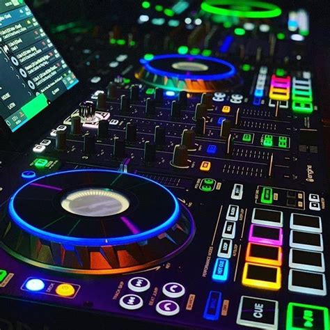 DJing Studios en Instagram: “What do you think about this controller?😁😍 . Follow @DJingStudios📲 ...