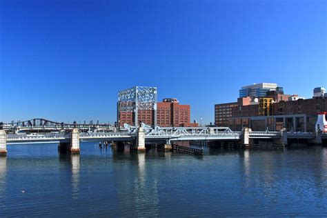 A local’s guide to Fort Point, Boston’s waterfront artists’ haven - Curbed Boston