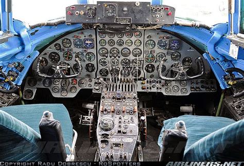 cockpit view of a Vickers 806 Viscount | Aircraft interiors: cockpit, flight-deck, cabin, cargo ...