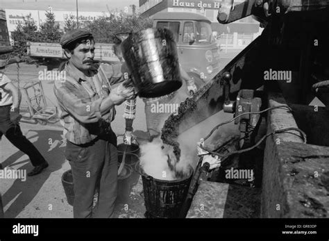 Tar Road Construction 1972 Bw Stock Photo - Alamy