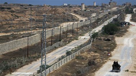 Egypt builds a wall on border with Gaza - Al-Monitor: Independent ...