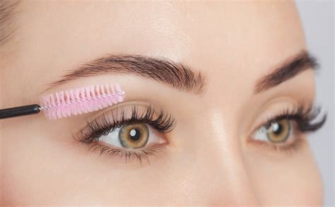 How To Get Longer Eyelashes: Natural Ways to Get Thicker, Fuller Lashes at Home