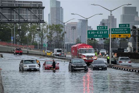 New York City faces major flooding as heavy rain inundates region - ABC ...