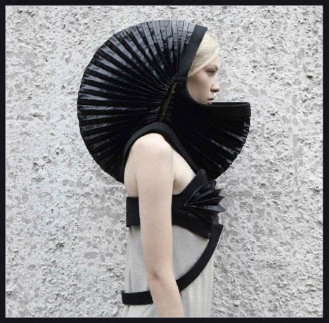 Fashion Futures: Futuristic Fashion