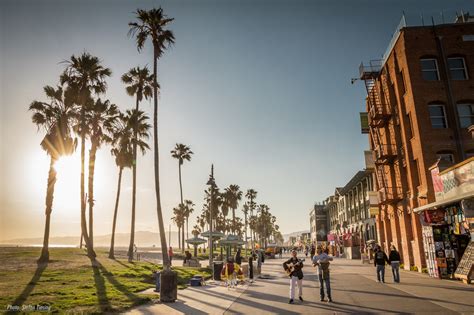 The Beach Call (Venice Beach Boardwalk) - Stefan Tiesing Photography