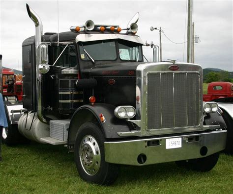 1972 - PETERBILT MODEL 359 | Fabricante PETERBILT | PlanetCarsZ