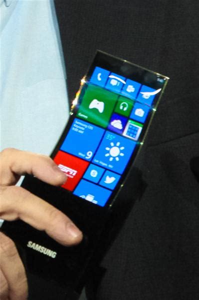 Take A Look At Flexible Display Windows Phone Prototype From Samsung ...