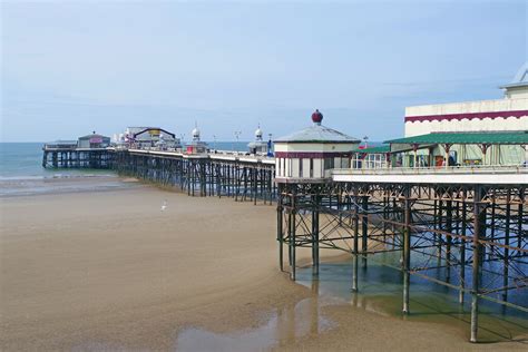 North Pier, Blackpool © Stephen McKay :: Geograph Britain and Ireland