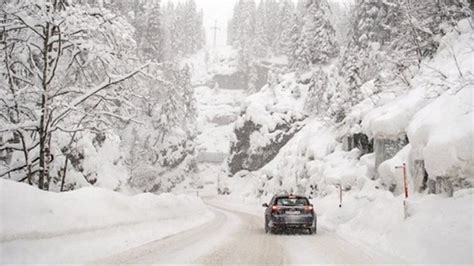 TMC: Snow blocks several mountainous roads across Lebanon | Sawt Beirut ...