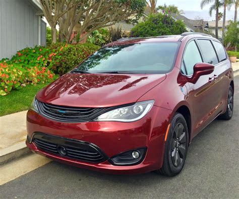 Road Test: 2019 Chrysler Pacifica Hybrid | Clean Fleet Report