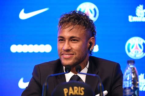 Paris Saint-Germain ready record contract to keep Neymar from joining ...