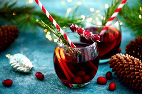 10 signature cocktails for your holiday party