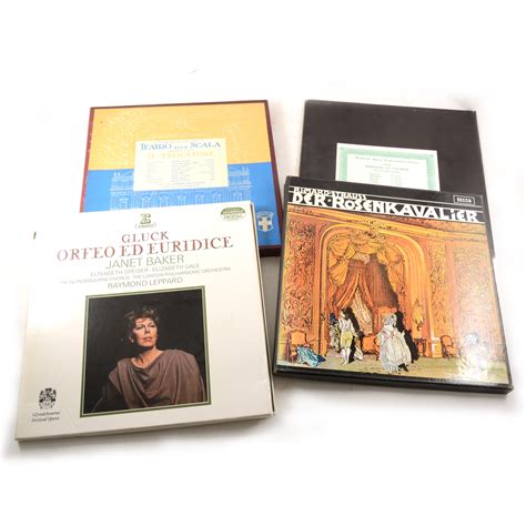 LP's: a collection of classical albums, mostly operatic (a box)