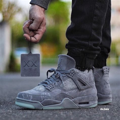 Air Jordan 4 Retro Premium "KAWS" | Nike shoes blue, Sneakers men ...