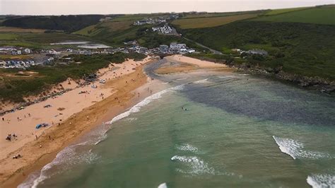 Mawgan Porth Beach - A Complete Guide