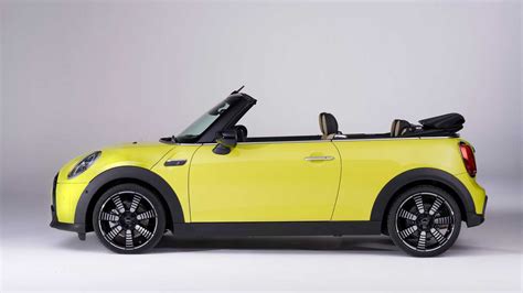 Next Electric Mini Cooper Will Get Convertible Body Style In 2025