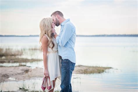 Kiss by the lake Photo By Eternal Light Photography | Lake photos, Photo, Light photography