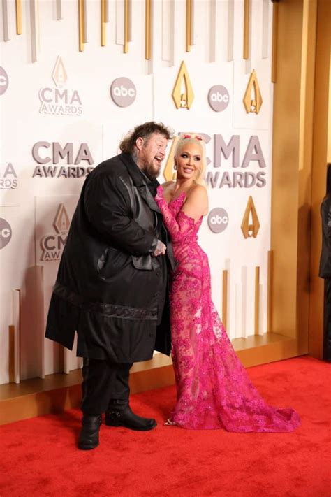 Jelly Roll and Bunnie Make Red Carpet Debut at 2022 CMA Awards ...