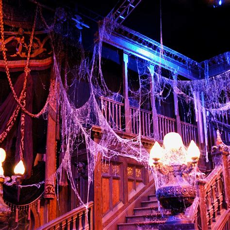 The Best Halloween Decorations and Props for a Socially Distanced Halloween | Fun halloween ...