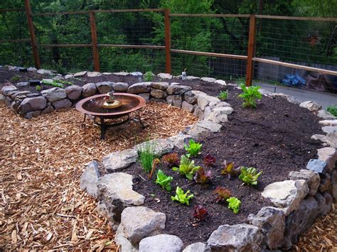 How to Pick the Right Mulch for Your Edible Landscape | Edible ...