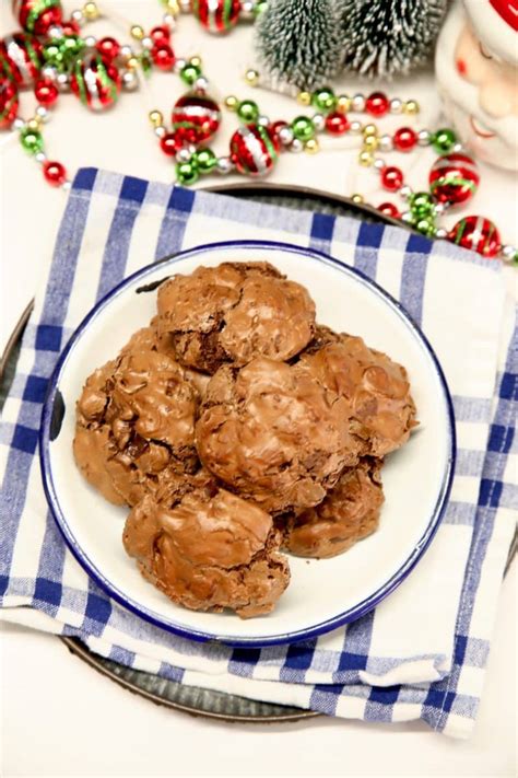 Chocolate Volcano Cookies (Flourless Chocolate Cookies Recipe) - Miss in the Kitchen