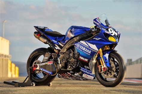 Yamaha YZF R1 Racing Wallpaper | R-way Collection