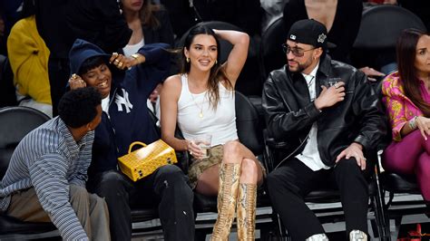 Kendall Jenner and Bad Bunny Become a Meme While Sitting Courtside ...