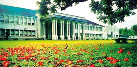 Univercity Of Peradeniya : Faculty Of Science University Of Peradeniya Editorial Stock Photo ...