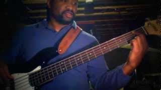 Bass lesson: What a Mighty God We Serve Chords - ChordU