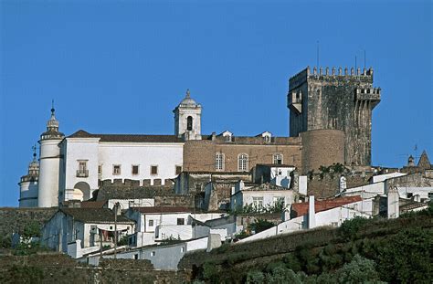 Castle, Estremoz. Portugal – License image – 70129609 lookphotos