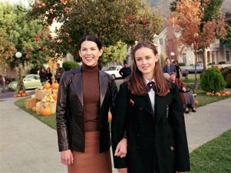 8 Lorelai & Rory Moments That Made It Hard To Be A 'Gilmore Girls' Fan