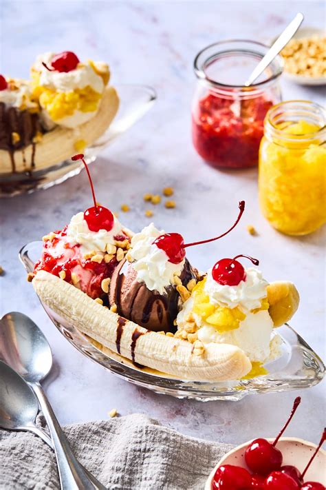 Banana Split Recipe {Classic} - Two Peas & Their Pod