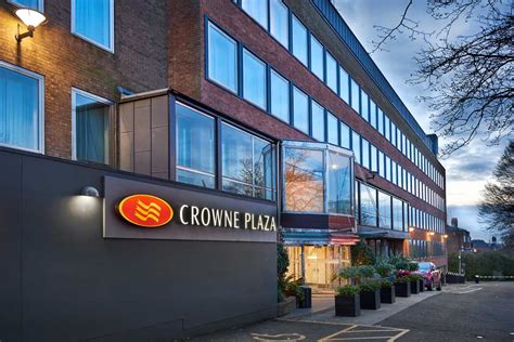 Crowne Plaza London Ealing Hotel | englandrover.com