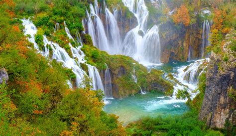 Plitvice Lakes tour from Split - Amazing Natural Beauty