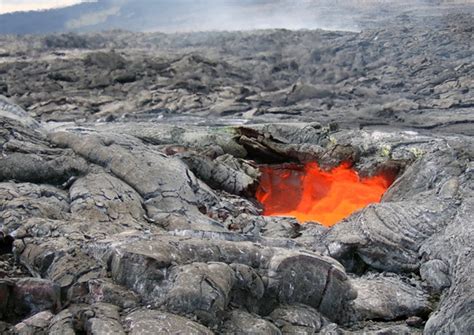 Watching Eruptions in Hawai'i Volcanoes National Park | PlanetWare