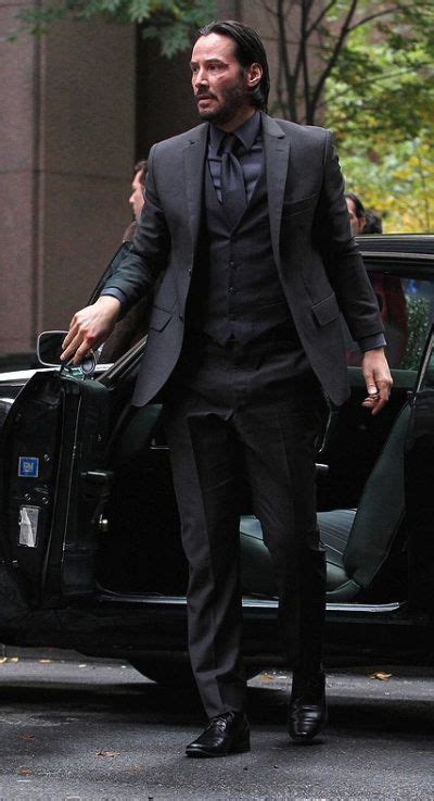 John Wick’s Suit | Black three piece suit, Black suit men, Mens outfits